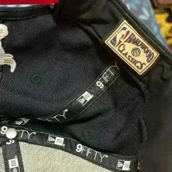 Chicago Bulls Cap - Lot of 2 - Picture 7 of 15